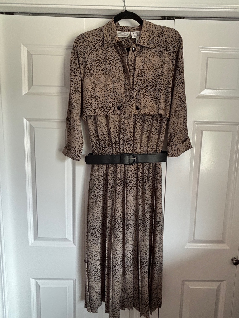 Vintage 80s Liz Robert's Light Brown Animal Print Shirt Dress with Black Belt